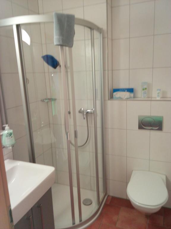 Bed And Breakfast Villa Hallau Bagian luar foto