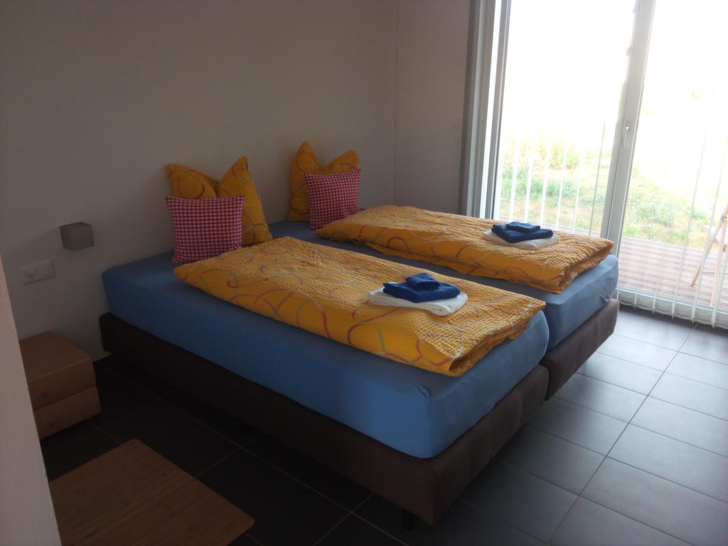 Bed And Breakfast Villa Hallau Bagian luar foto
